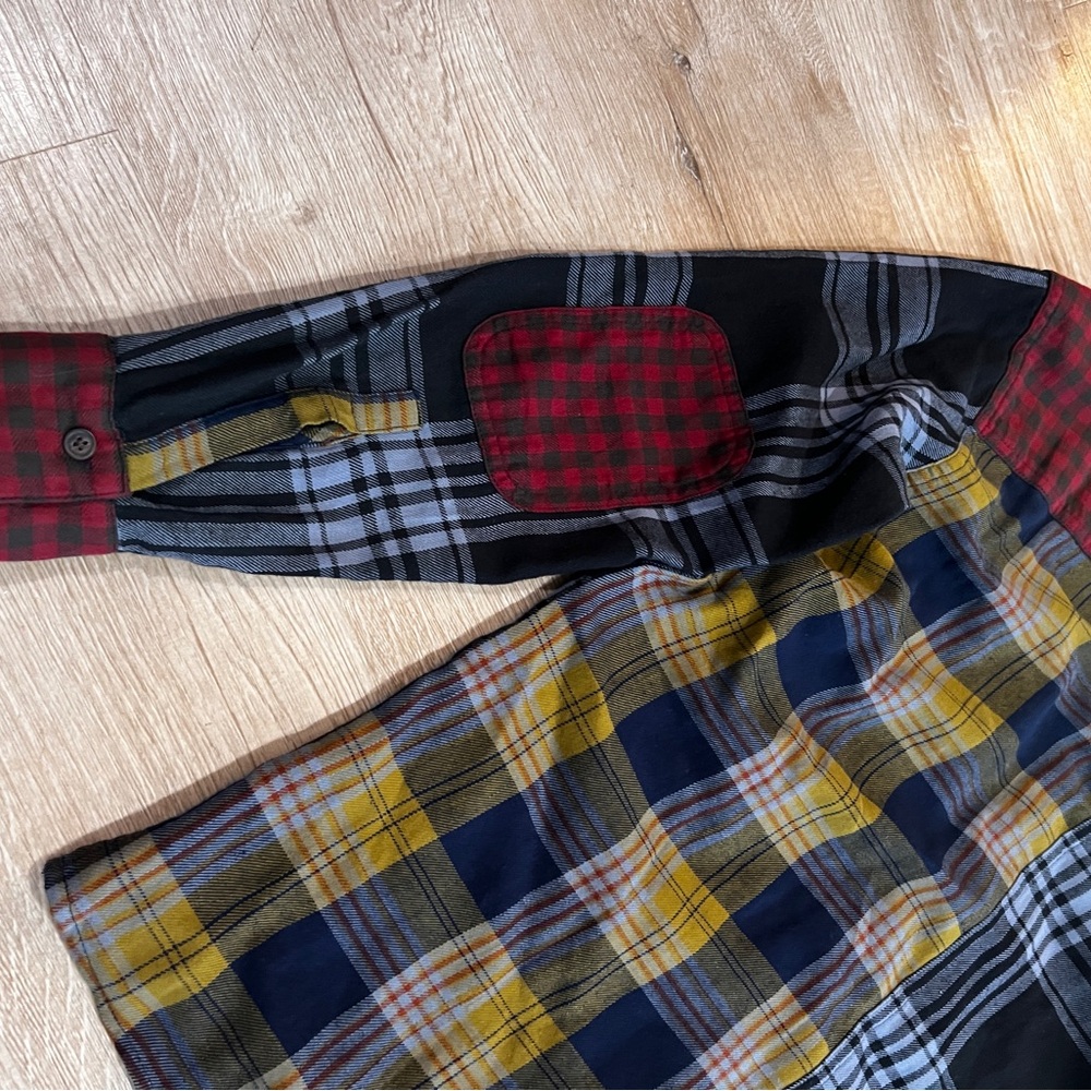 UO women’s  Multicolor Plaid Shirt - Picture 4 of 5
